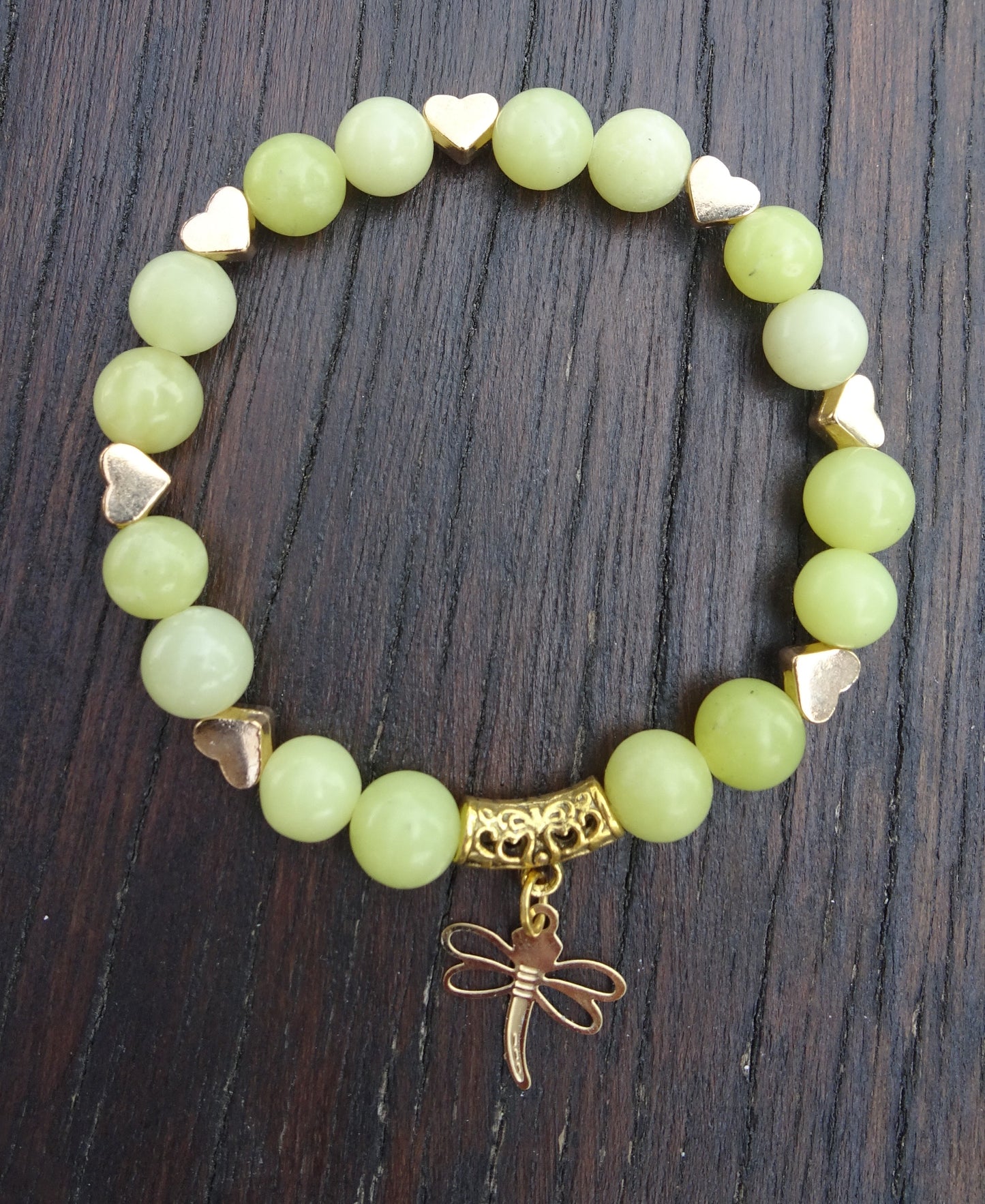 Bracelet en perles naturelles jaunes et petits coeurs dorés - BR099