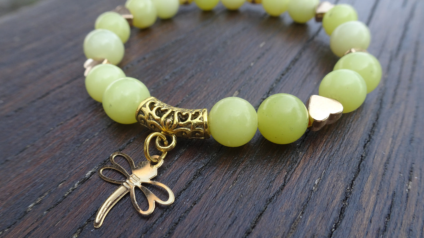 Bracelet en perles naturelles jaunes et petits coeurs dorés - BR099