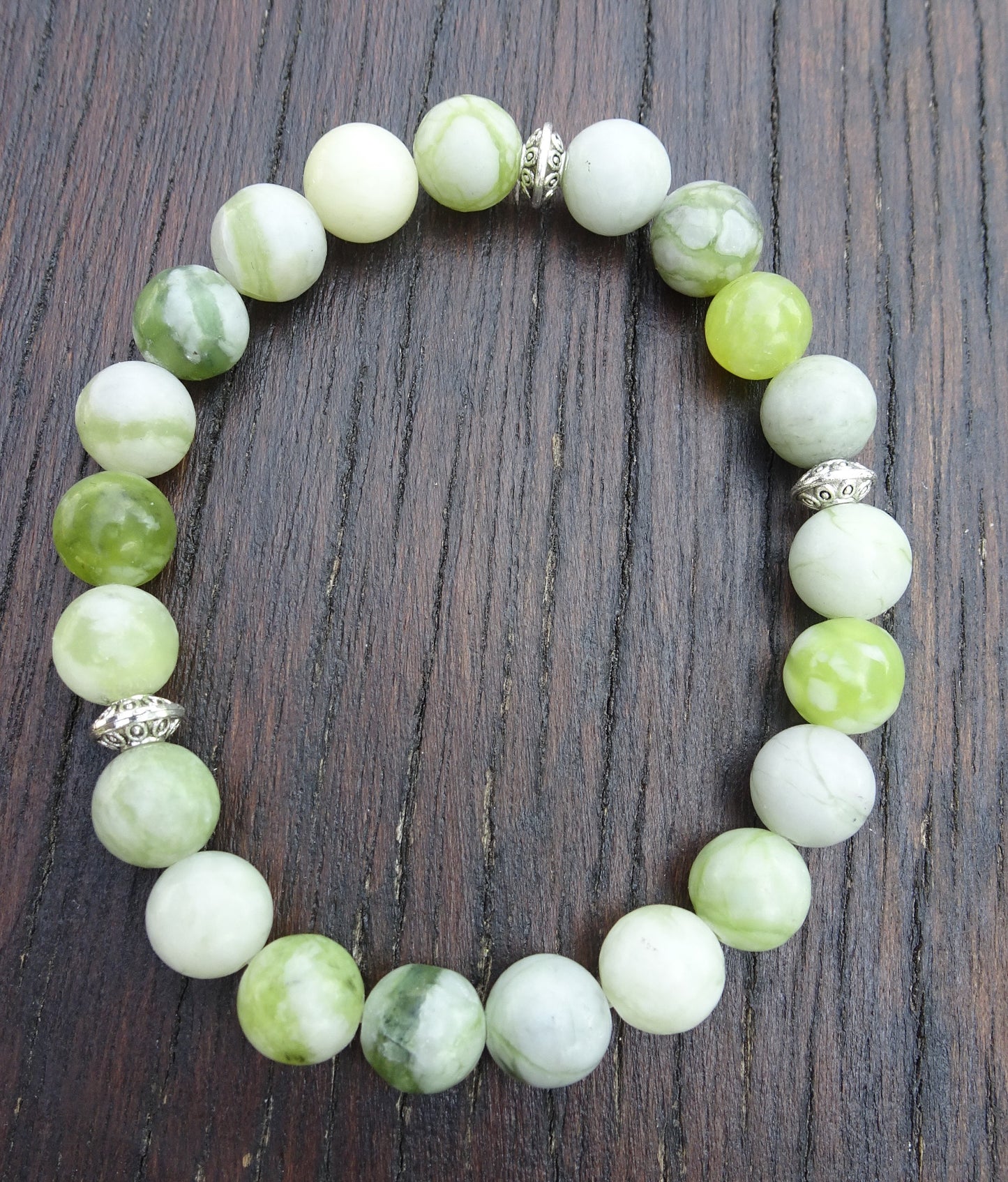 Bracelet perles naturelles 8mm vert tilleul - BR136