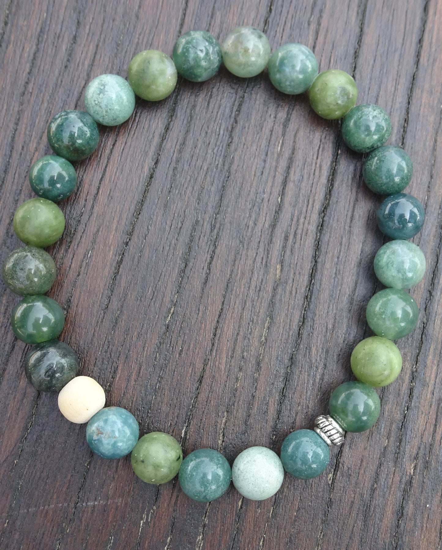 Bracelet perles naturelles 8 mm vert foncé - BR145