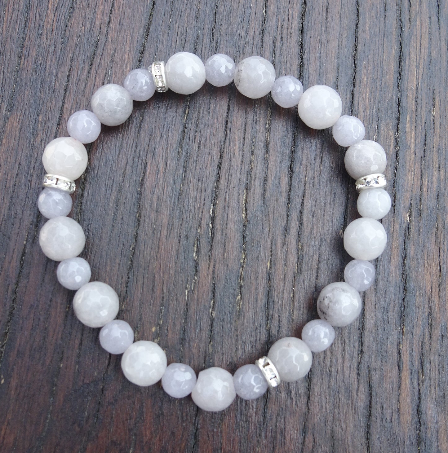 Bracelet perles naturelles 6 et 8mm facettées grises - BR146