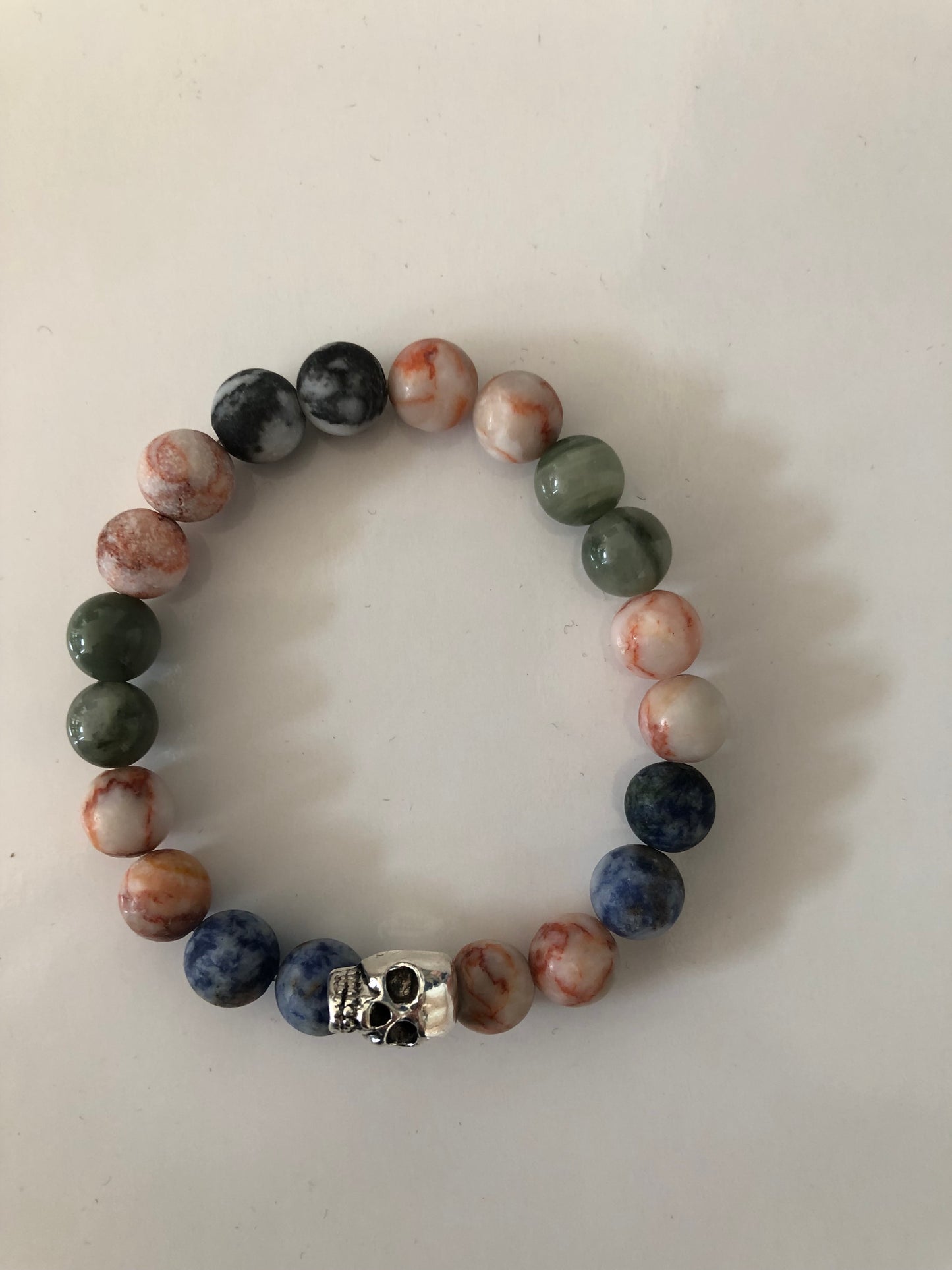 Bracelet multicolore perles naturelles 8 mm, fermoir tête de mort - BR164*