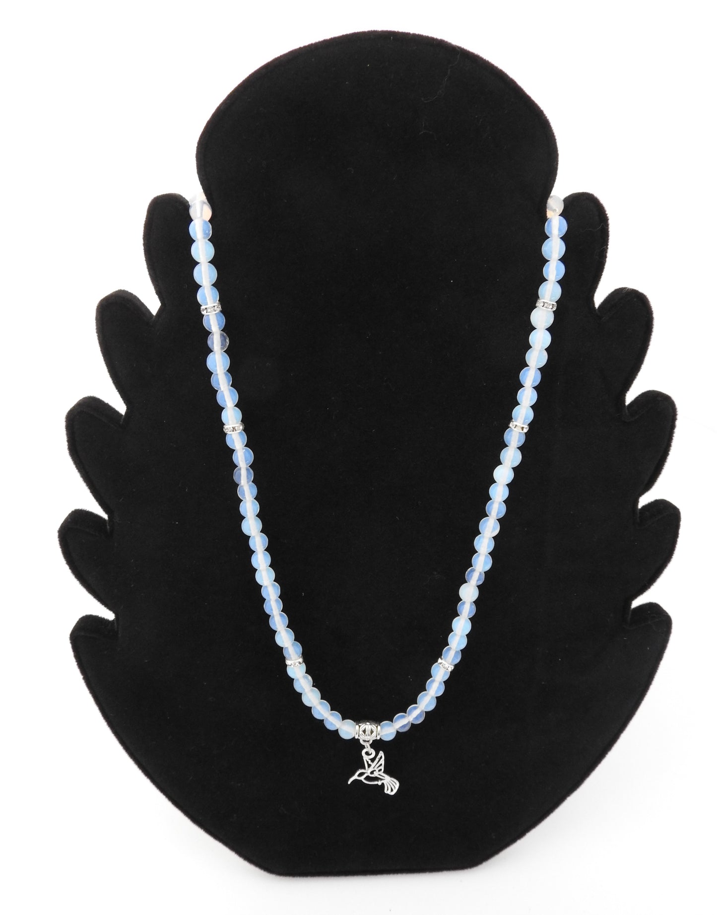 Collier Perles ronde opalescentes au reflet bleu clair et colibri 50 cm - CO130
