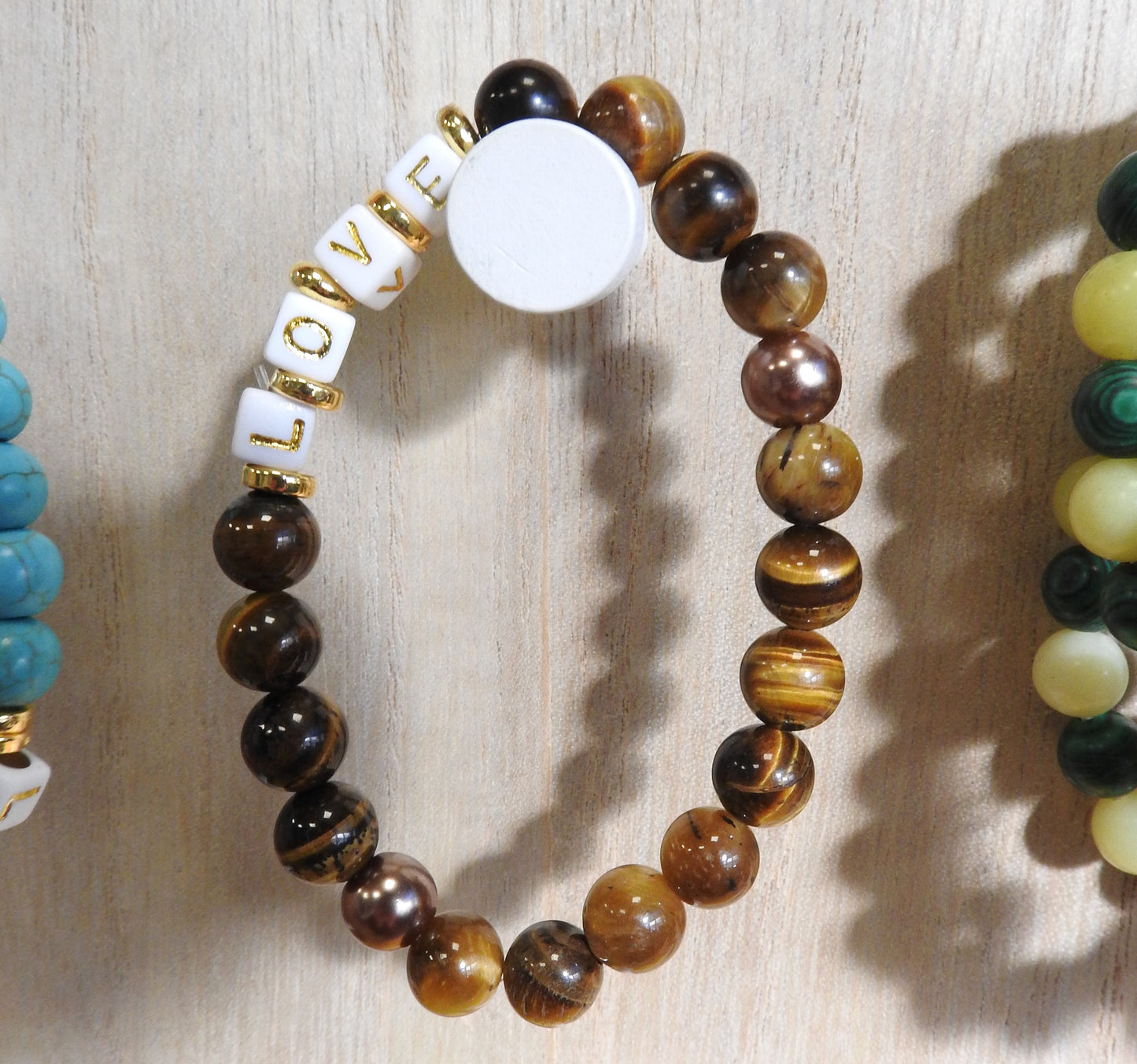Bracelet en perles naturelles LOVE - BR028