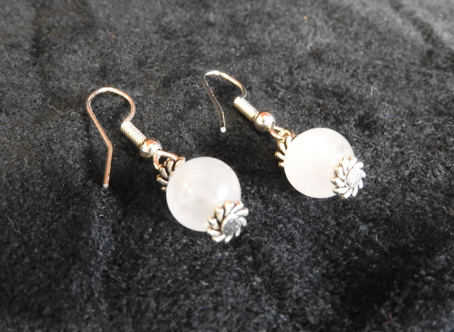 Boucles d'oreilles en perles naturelles blanches - BO012