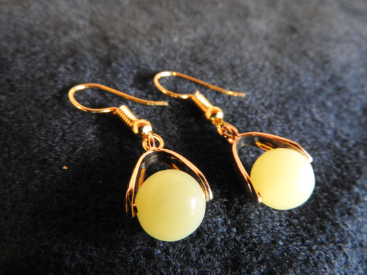 Boucles d'oreilles pierre naturelle jaune posée sur étrier doré - BO050/Jau